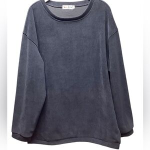 Shirley & Stone corded top. Charcoal gray. Size Large